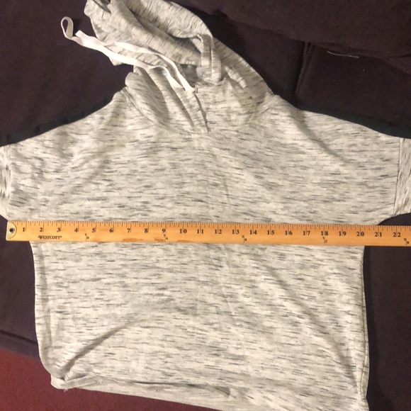 No boundaries-M (7-9 )-love hoodie crop top - Picture 7 of 12